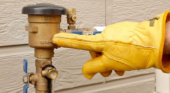 De watertoevoer wordt ingeschakeld (inlaatwatertoevoerklep eerst)