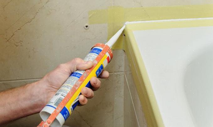 Caulk hecht het beste op een schoon oppervlak
