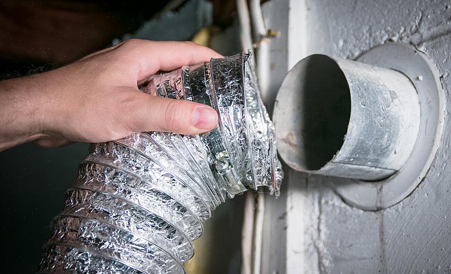 Kunt u een schrobborstel met een lange steel gebruiken om korte delen van het stijve kanaal schoon te maken
