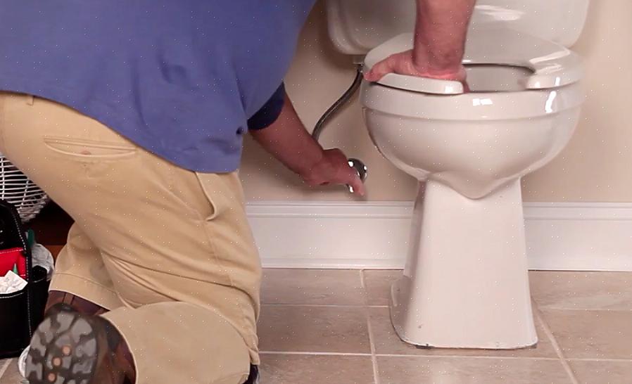 Spoel het toilet een paar keer door