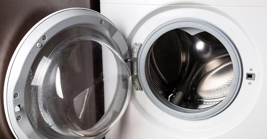 Het pluisfilter van de droger moet na elke lading worden gereinigd