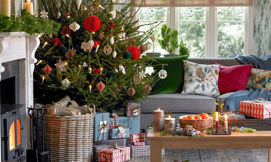 Is het natuurlijk om een kerstboom met een thema te versieren