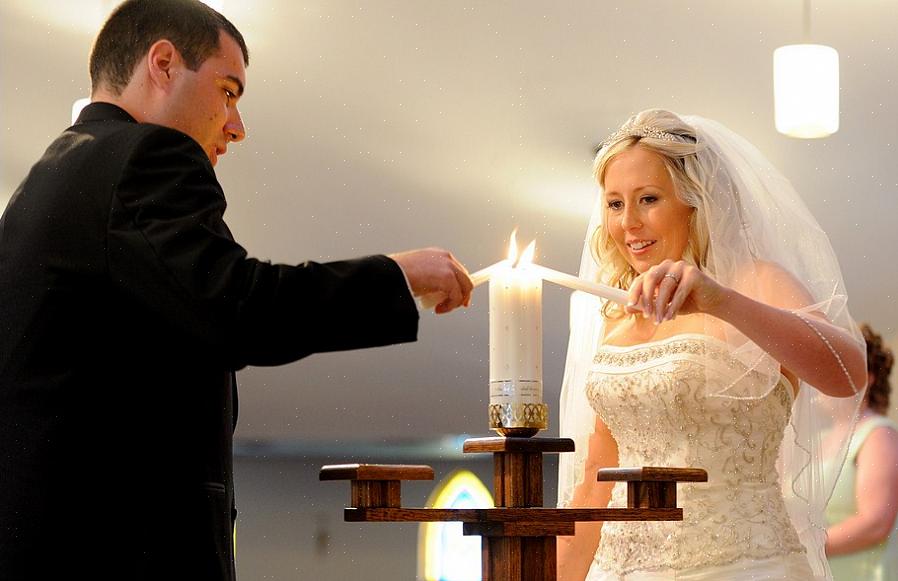 De symboliek van kaarsen komt op tal van manieren tot uiting in uw religieuze