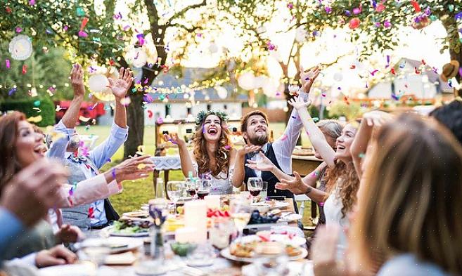 Met verlovingsfeesten kunt u uw verloving op een leuke manier aan uw naaste