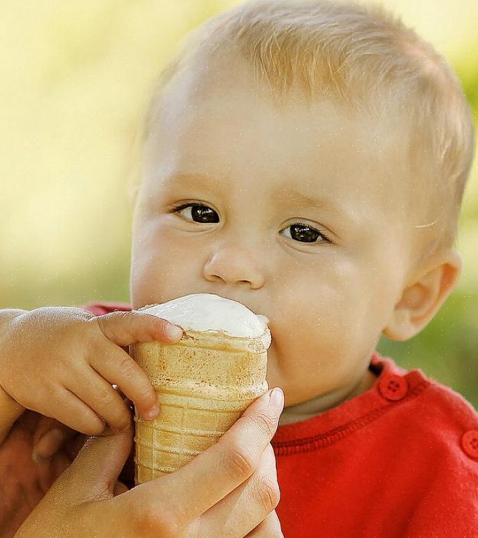 Je hebt een lepel nodig om ijs uit een kom te eten