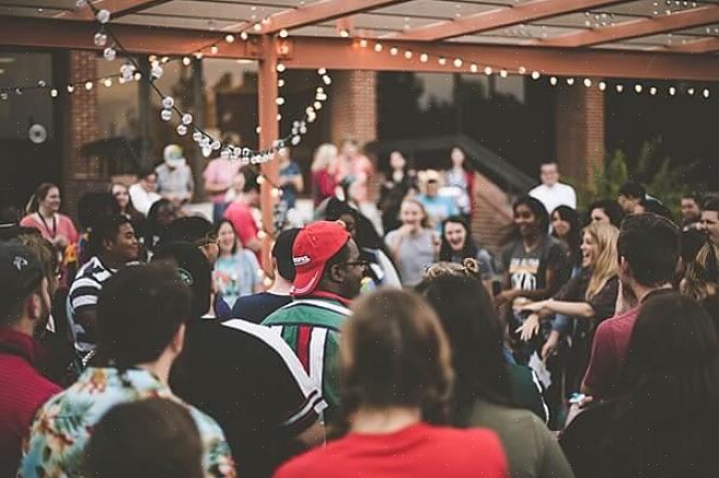 Vorm een Block Party Committee bestaande uit meerdere huishoudens
