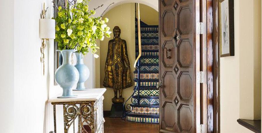 Schilder de muren in je bagua-gebied met rijkdom in een van de voedende feng shui-elementkleuren