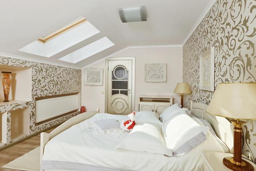 Een bed onder een schuin plafond betekent dat je energie constant onder druk staat