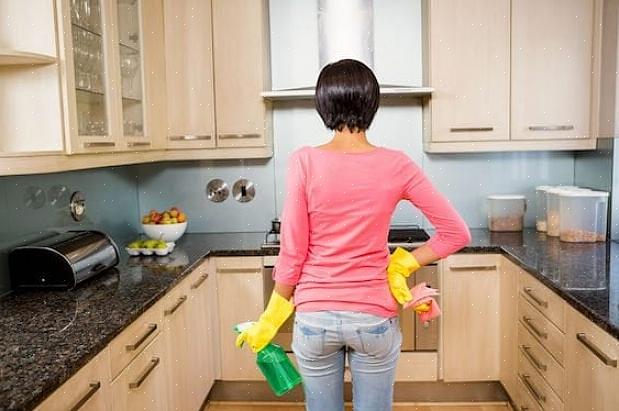Opbouw aan de buitenkant van keukenkasten is afkomstig van een combinatie van stof