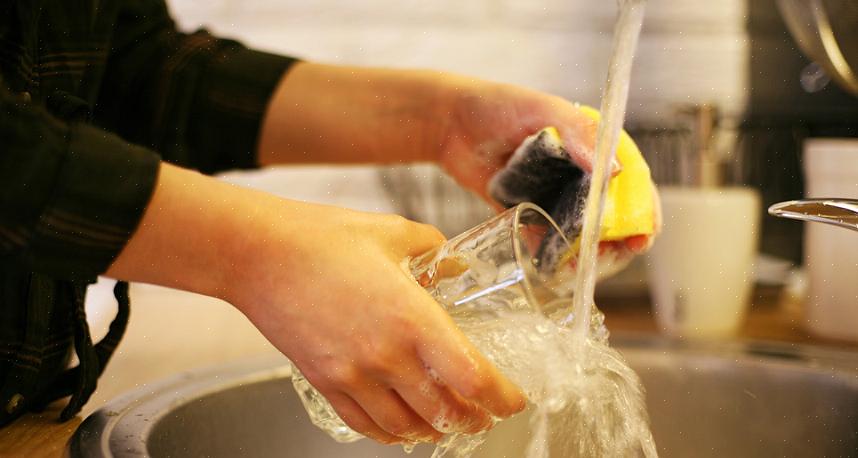 In zekere zin drogen de vaat zichzelf als de watertemperatuur tijdens het spoelen hoog is