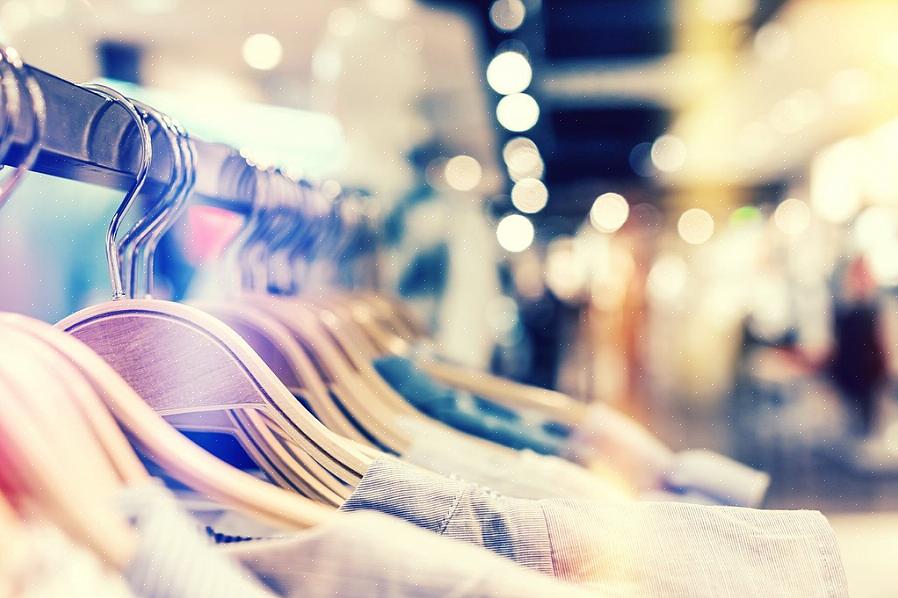 Houten hangers ondersteunen je kleding gelijkmatiger dan hangers van plastic of draad