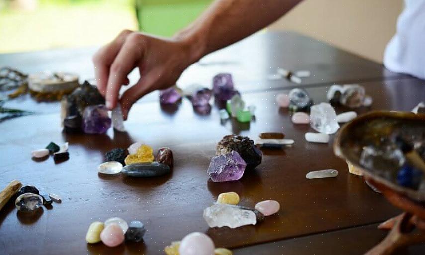 Het wordt beschouwd als een goede feng shui om jaspis als sieraden te dragen