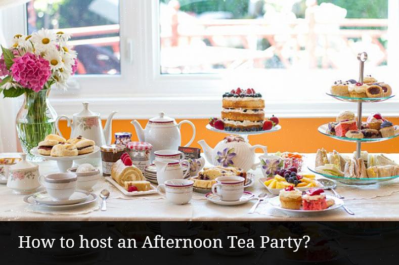 Zowel mannen als vrouwen genieten van afternoontea in Engeland