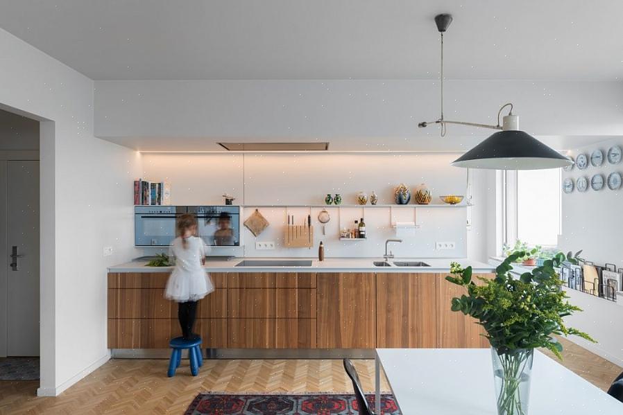 Bij het ontwerp met één muur zijn alle belangrijke werkzones van de keuken langs één muur gerangschikt