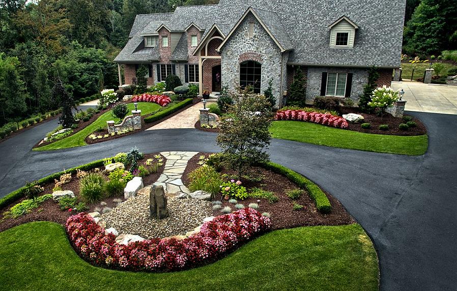 Landscaping opritten kunnen het installeren van zowel hardscape- als softscape-functies met zich meebrengen