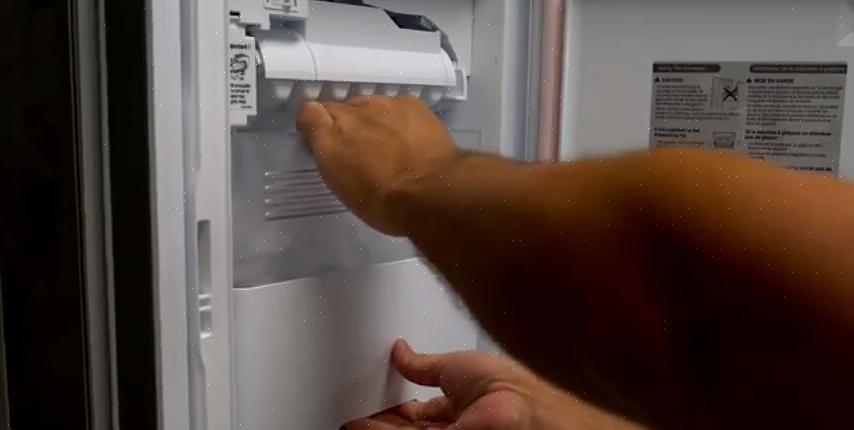 Als u geen schakelaar of arm op uw ijsblokjesmachine ziet