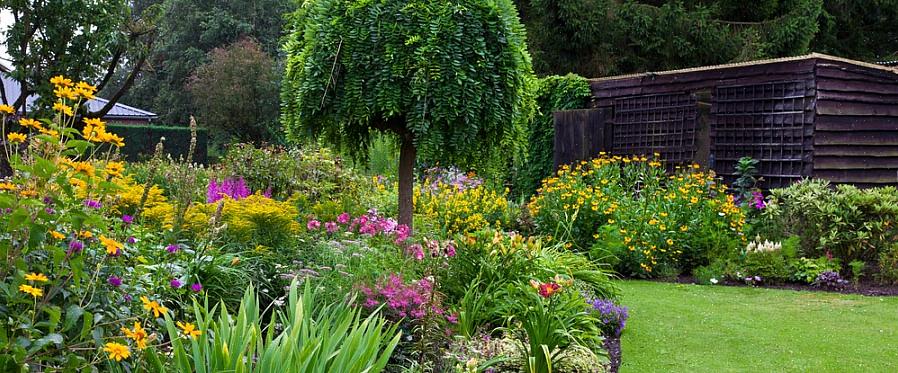 Veel mensen zonder interesse in vissen of waterplanten genieten nog steeds van het geluid van bewegend water