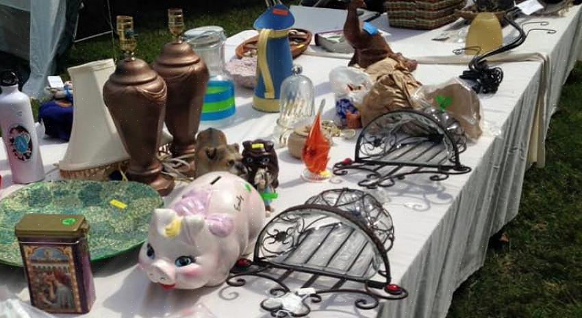 Het US 12 garage sale-parcours (de langste van Michigan) is een traditie die sinds 2003 jaarlijks