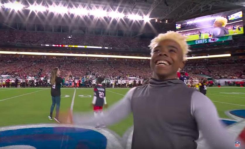 Schrijf vóór de speeltijd enkele van de reclamespots op die normaal gesproken tijdens de Super Bowl