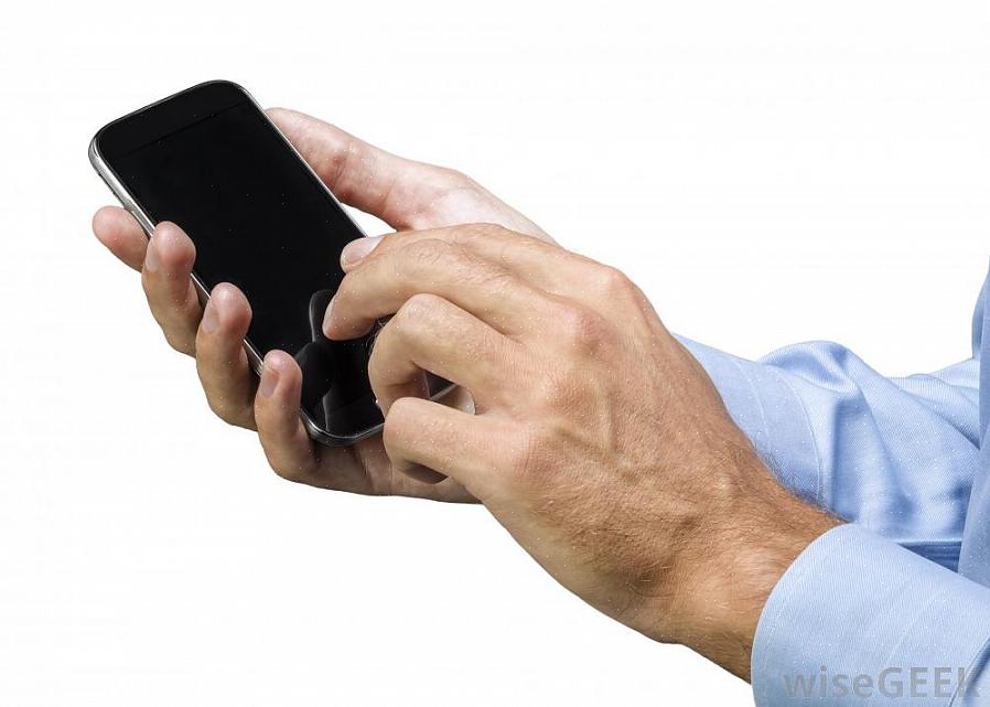 Controleer of het hoesje helemaal droog is voordat u de telefoon terugplaatst
