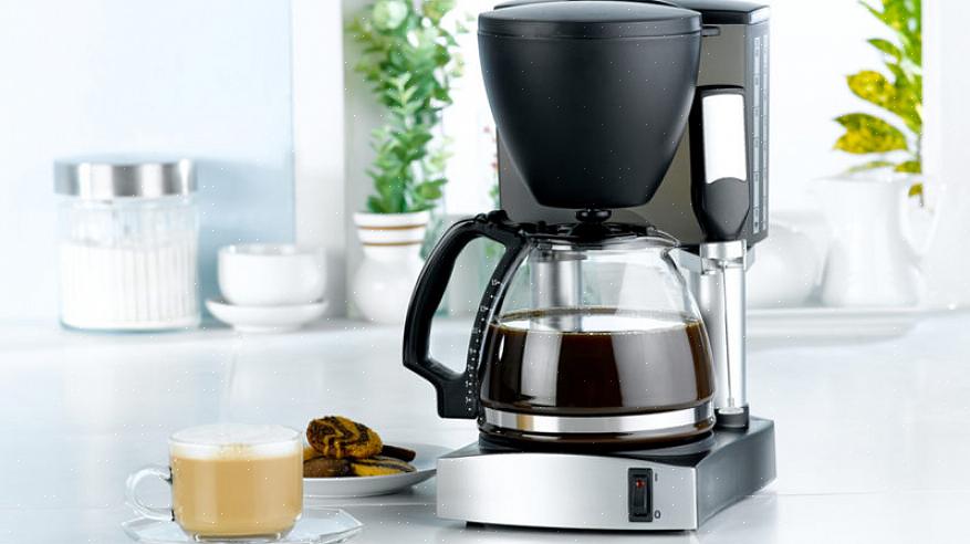 Hoe maak je een koffiezetapparaat schoon met water