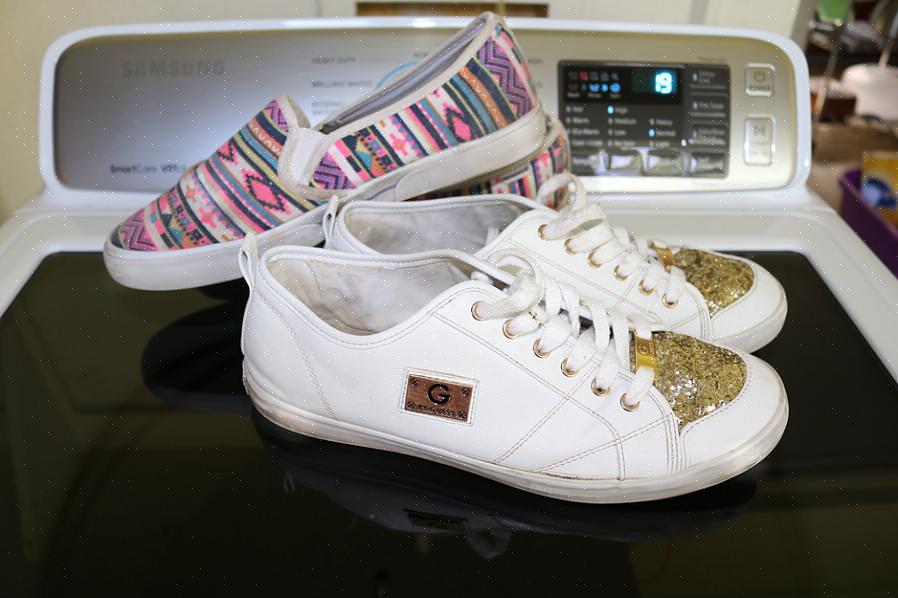 Vermijd direct zonlicht bij het drogen van leren tennisschoenen
