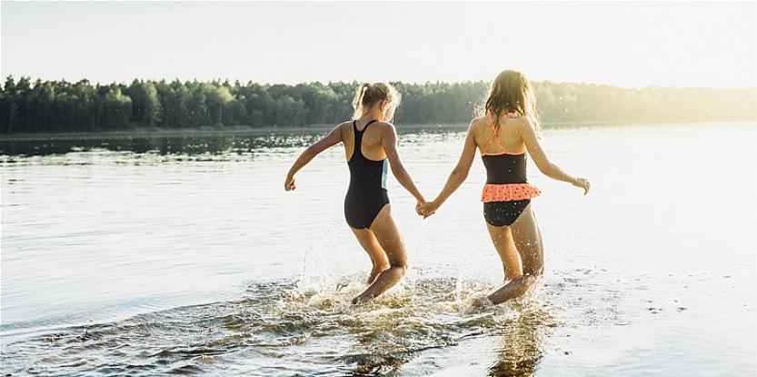 Lichaamsoliën reageren met de elastische vezels in een badpak
