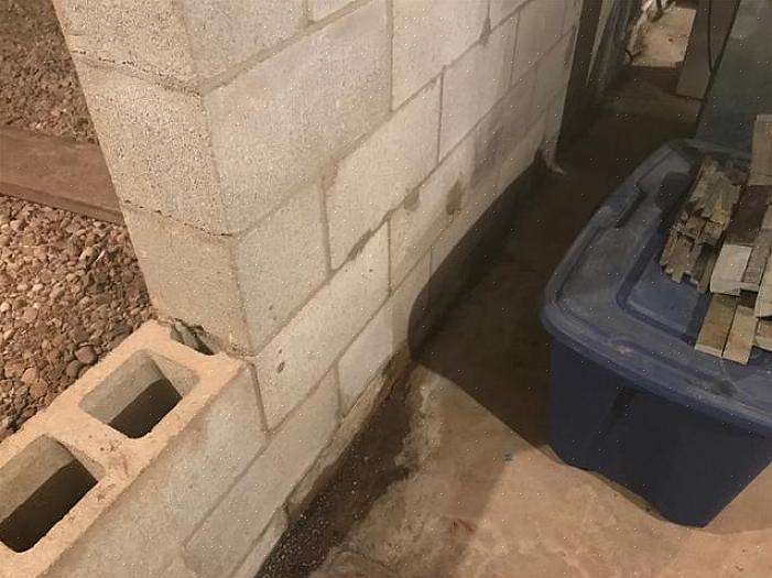 Hoe de bron van waterproblemen in een kruipruimte te identificeren