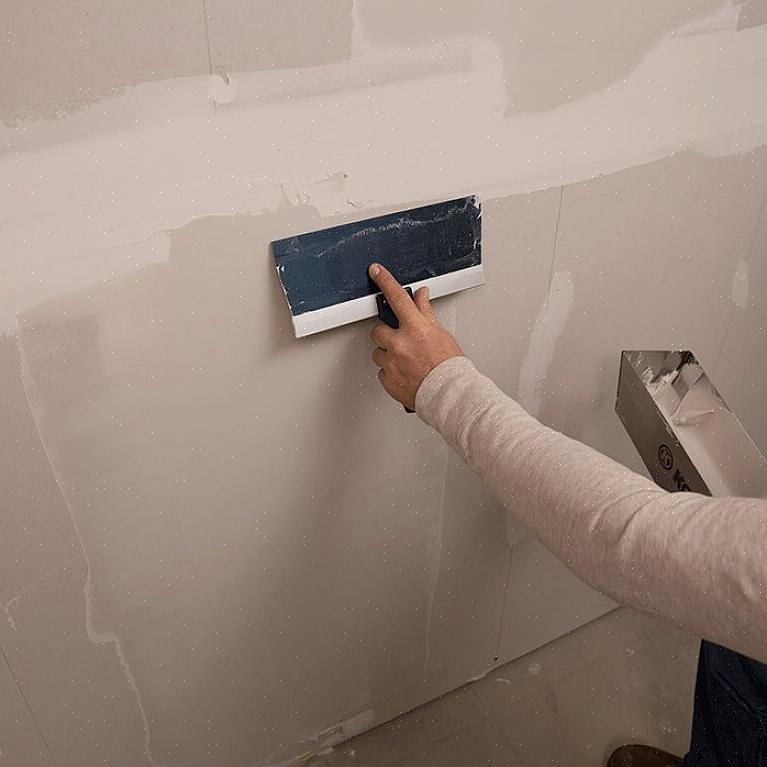 Maar hoewel gips inderdaad het grootste deel van de gipsplaatpanelen omvat