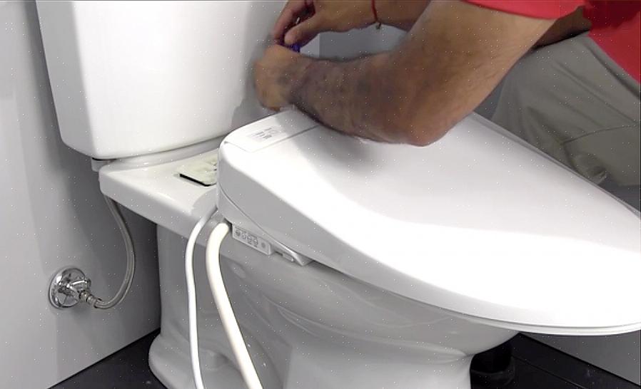 Het installeren van watertoevoerleidingen op het bidet is vergelijkbaar met het installeren van warm