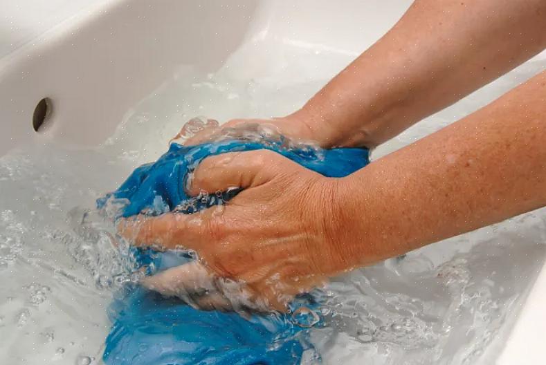 De meest delicate kleding moet met de hand worden gewassen