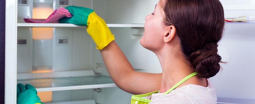 Voeg een kwart chloor toe aan een lege wasmachine