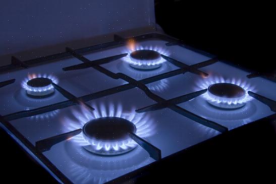 Hoe de branders op een gasfornuis schoon te maken