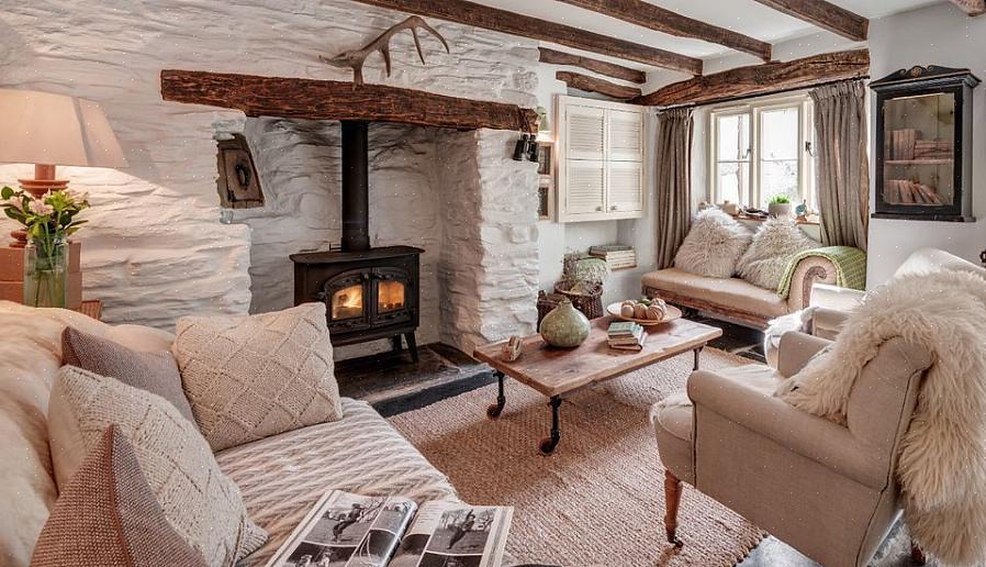 Beadboard (smalle verticale planken van hout) is een kenmerk van cottage-stijl dat de sfeer