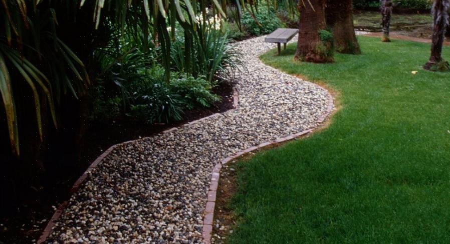 In tegenstelling tot planten heeft hardscape geen water of zon nodig