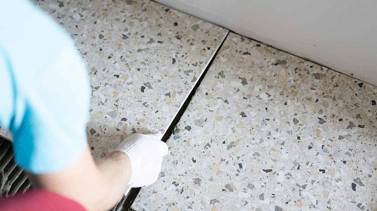 Is het vloermateriaal gemakkelijk te verplaatsen voor iemand die een stok