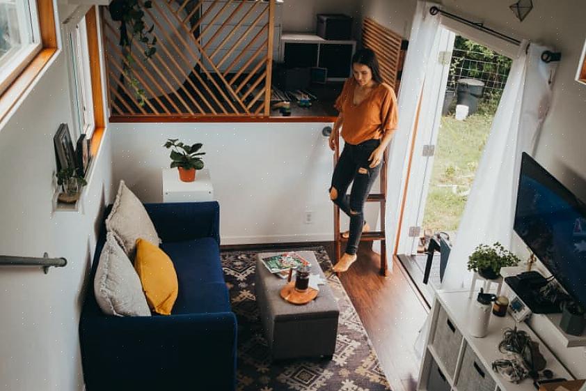 De woonkamer werd nieuw leven ingeblazen door Decor Aid met verschillende nieuwe meubeltoevoegingen