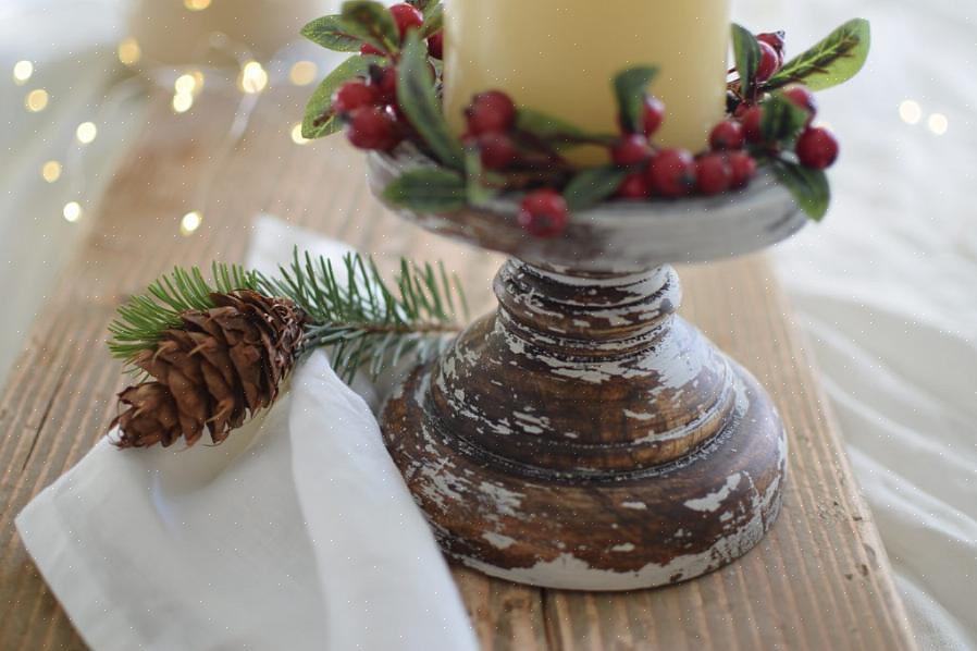 Deze tutorial legt uit hoe je DIY krijtverf kandelaars maakt met een verweerde afwerking