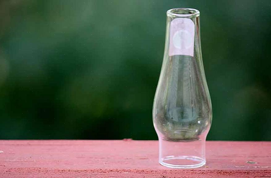 Je denkt misschien dat het moeilijk zal worden om een vervangende glazen bol of schoorsteen voor een antieke