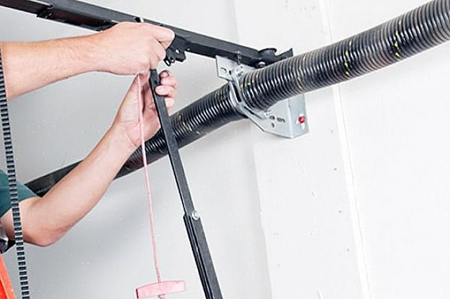 Garagedeurveren compenseren het gewicht van een garagedeur