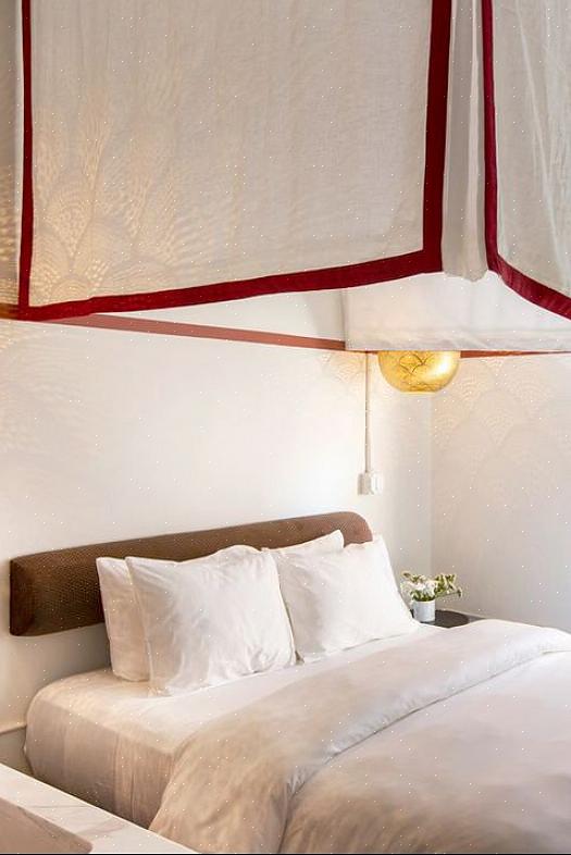 Twee elementen die bijna altijd in de romantische slaapkamer te vinden zijn