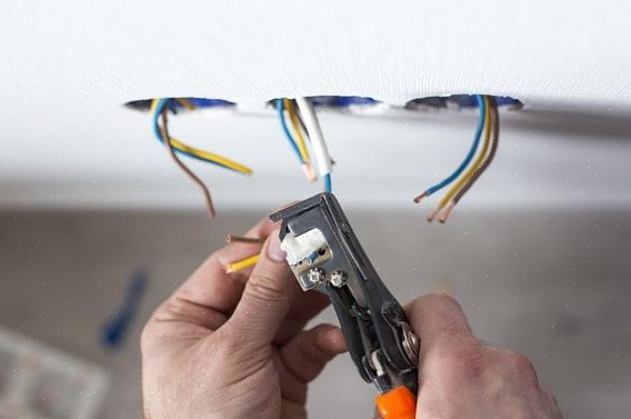 Hoe u stopcontacten bedraadt en installeert