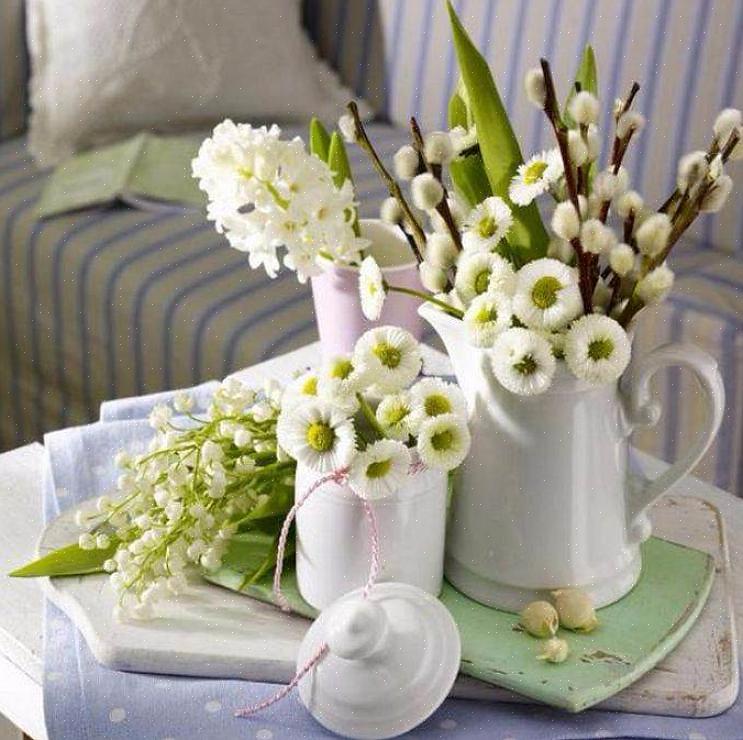 Het lijdt geen twijfel dat een prachtig vervaardigd arrangement van verse snijbloemen een kamer echt wakker
