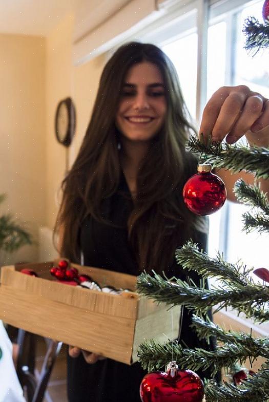 Zet ze elke keer naast hun kerstboom