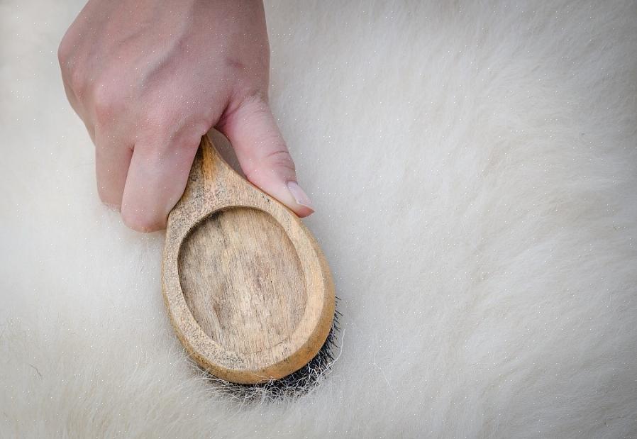 Om het uiterlijk van natuurlijke schapenvacht na te bootsen