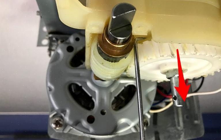Plaats het deksel terug op de garagedeuropener