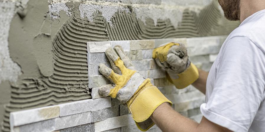 Het komt erop neer dat een badkamerrenovatie over het algemeen minder dan de helft kost van het laten