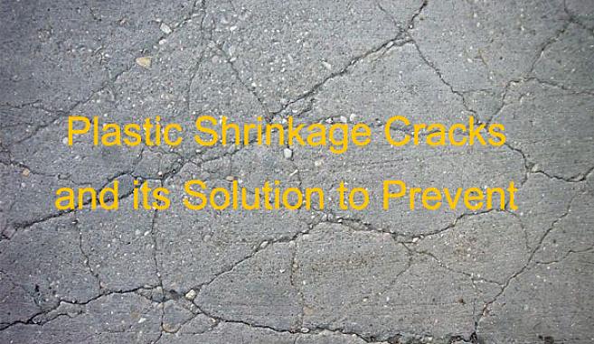 Wordt plastic over het uithardende beton geplaatst om het water binnenin op te sluiten