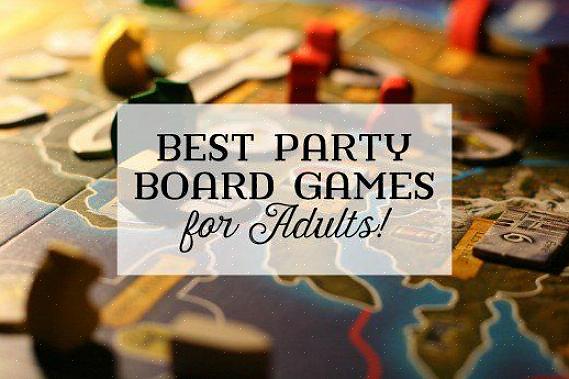 Schik een scrabble-bord om een bericht weer te geven zoals "U bent uitgenodigd" of "Spelavondfeestje"