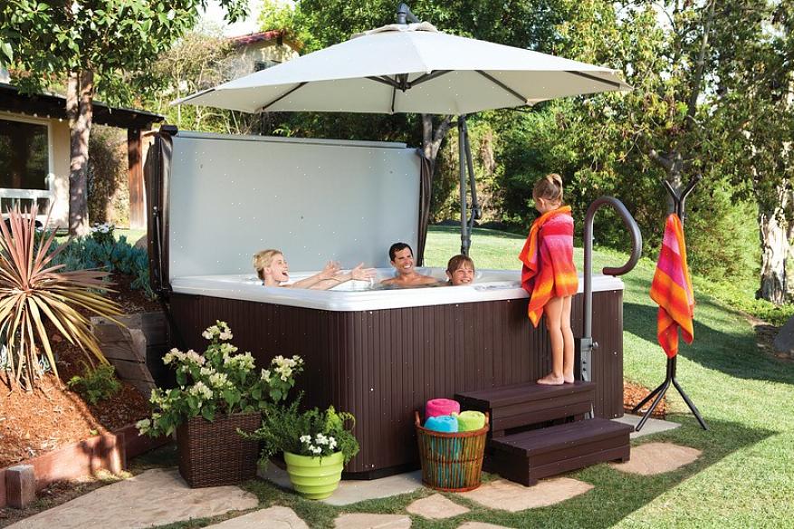 Plaats de hot tub dan op een plek waar deze zowel binnen als buiten kan worden bekeken